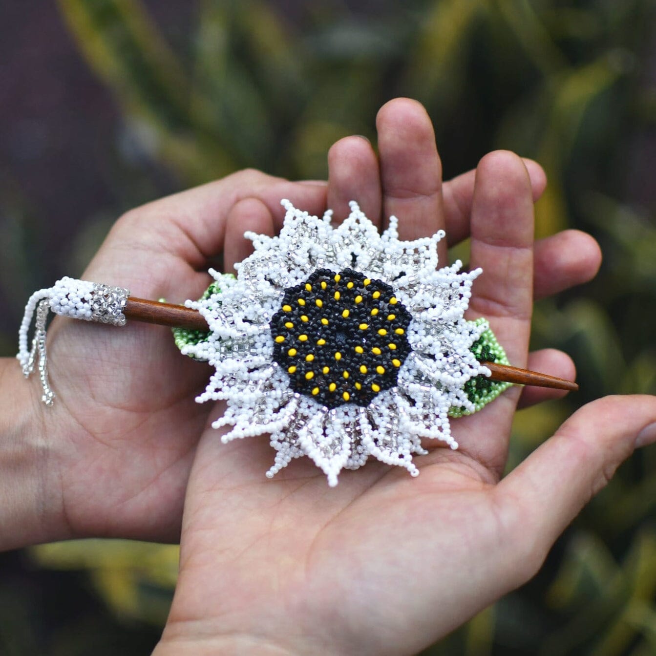 Delicate beadwork accessory - White Sunflower Hair Pieces Mother Sierra