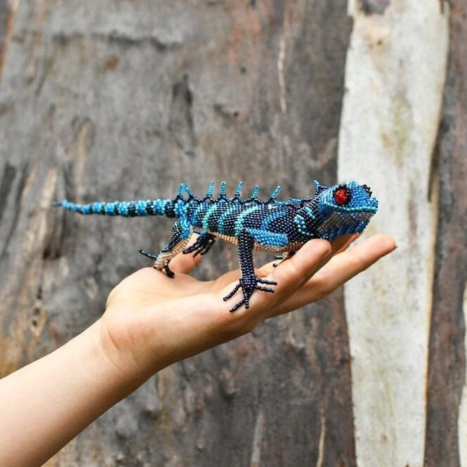 Blue Gecky Home Decor blue lizard beaded sculpture animal figurine